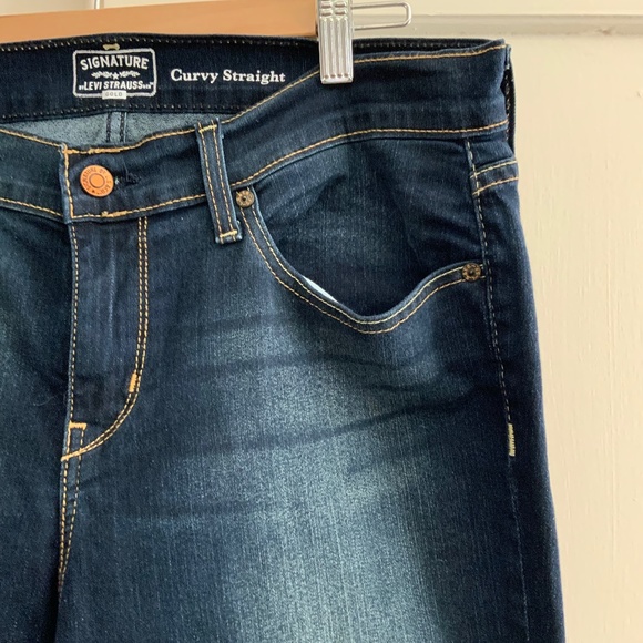 Levi’s Signature Curvy Straight Jeans, Size 14L - Picture 2 of 6